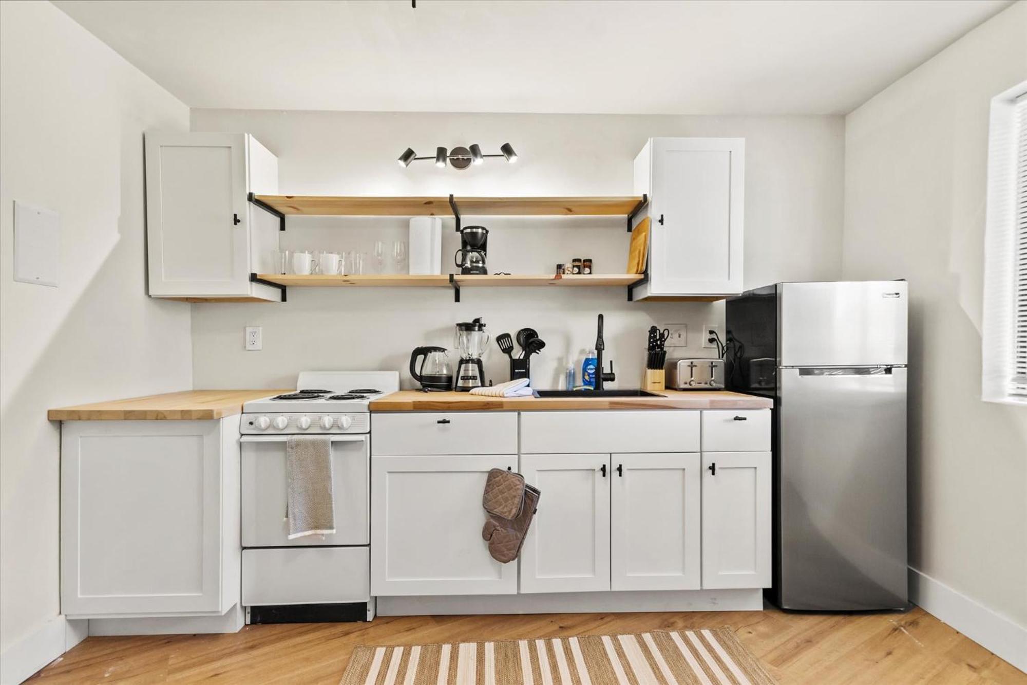 Modern Studio Apartment Near Merrimack Park Huntsville Bagian luar foto